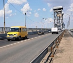 Большегрузам запретили ездить по Старому мосту