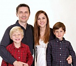 Астраханским семьям начали выплачивать по 10 тысяч на детей старше трех лет