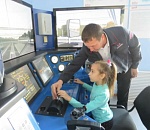 Астраханские школьники попробовали себя в роли машинистов в рамках проекта «Депо профессий»