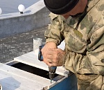 В Астрахани отремонтировали 45 скамей и покрасили 50 урн