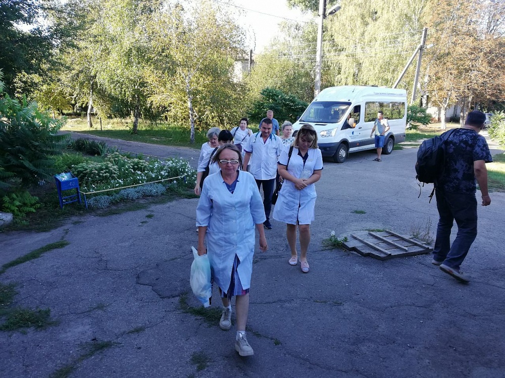 Астраханским врачам продлевают командировку в ЛНР