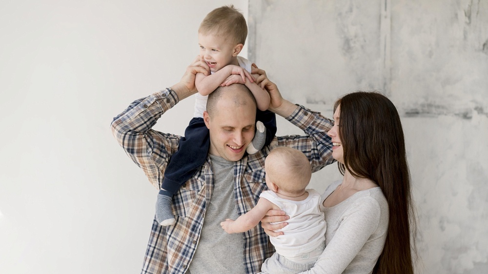 Более тысячи астраханских семей получают ежемесячную выплату из средств материнского капитала