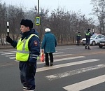На уик-энд астраханские автоинспекторы будут следить за шоферами у пешеходных переходов
