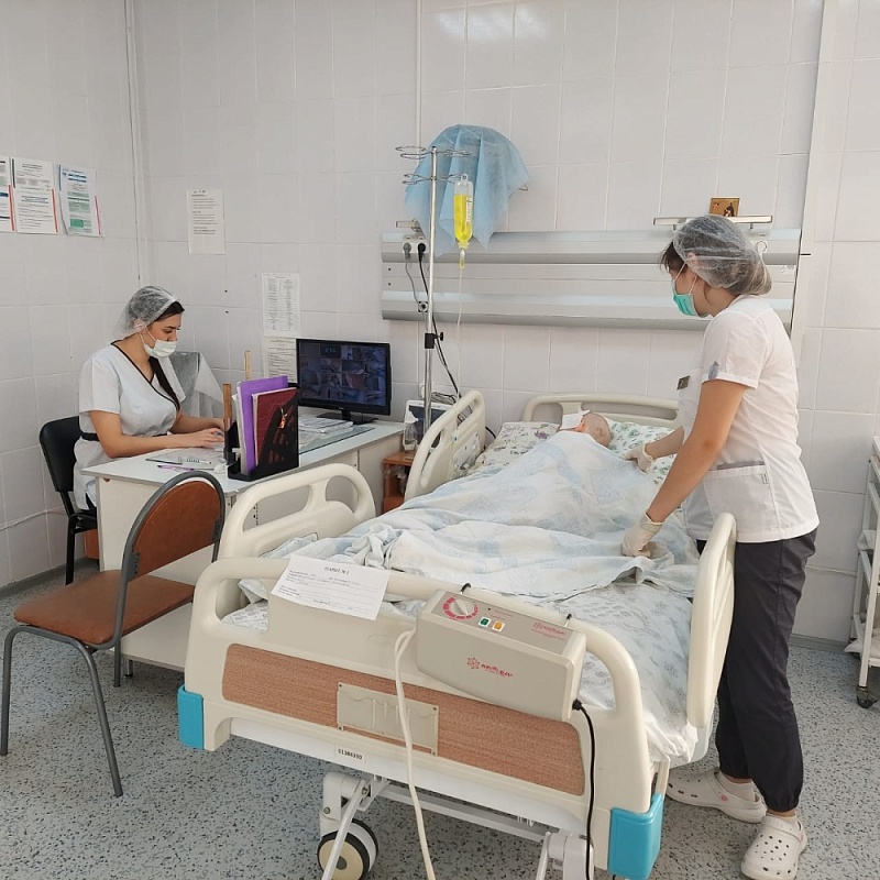 Астраханские врачи спасли маленькую астраханку от ампутации из-за редкого случая тромбоза