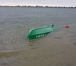 На реке под Астраханью перевернулась лодка с людьми