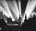 "Лучи Победы" пронзят ночное небо Астрахани 