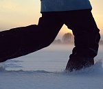 В астраханском поселке школьники нарезали километры до школы из-за сломанного автобуса