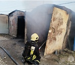 За вечер в Советском районе Астрахани сгорело 10 гаражей