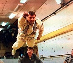 Астраханский губернатор поздравил с Днем космонавтики в полете