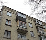 Астраханка упала с 5 этажа и разбилась насмерть