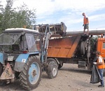 Астраханские коммунальщики убрали незаконные гаражи на Звездной