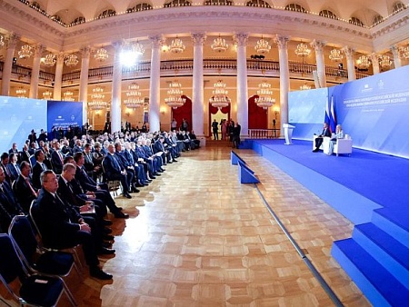 Спикер астраханского регионального парламента Игорь Мартынов участвует в работе Совета законодателей России