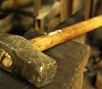 Астраханка отвлекла полицейских от их работы