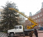 Астраханское правительство украшается к Новому году