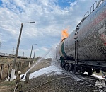 Неукротимый пожар на севере Астраханской области вынудил власти расселять людей по гостиницам