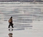 Астраханец провалился под лед
