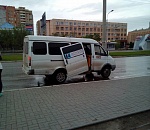 Фото дня: осторожно, двери... ломаются