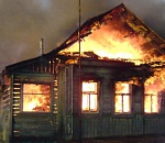 Севернее Астрахани во время сельского пожара погиб мужчина и пострадала женщина