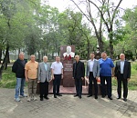 В Астрахани почтили память легендарного контрразведчика, Героя России адмирала Угрюмова