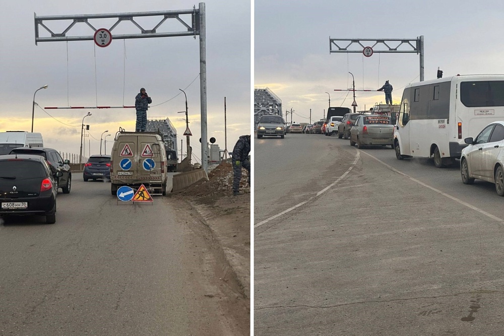 Сломанную рамку на астраханском мосту вернули на место