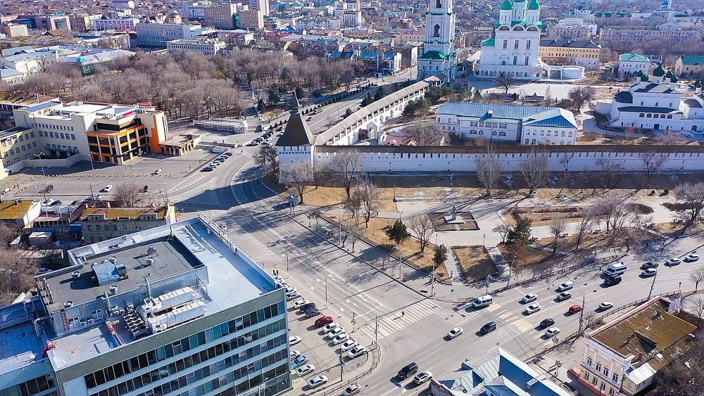 Более 400 дорожных знаков в Астрахани требуют замены