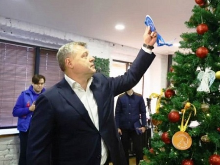 Астраханский губернатор: В новогодние праздники ни один ребенок не должен остаться без подарка
