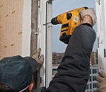 Скупой платит дважды: астраханцы погнались за дешевыми пластиковыми окнами и поплатились за это