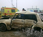 В Астрахани столкнулись "пятерка" и иномарка: пострадала водитель отечественной легковушки