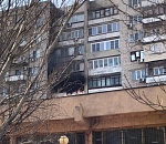 В Астрахани над Детским миром горит квартира: видео