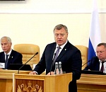 На заседании астраханской облдумы утвердили отчет губернатора и новый Устав региона