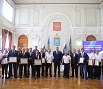 Губернатор Игорь Бабушкин поздравил работников и ветеранов нефтяной и газовой промышленности