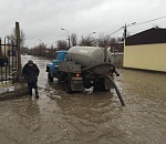 30 единиц спецтехники ликвидировали последствия ливня в Астрахани