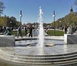 В Астрахани на площади Ленина заработали все фонтаны