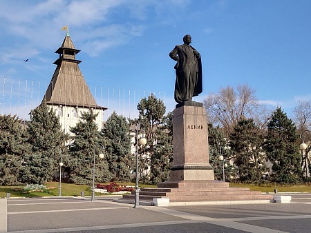 Площадь Ленина в Астрахани засветится