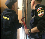 В Астрахани упавшая бабушка стала пленницей своей квартиры 