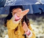 В четверг астраханская погода добавит тепла и  устроит несколько «встреч» с дождем