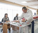 Спикер областного парламента Игорь Мартынов принял участие в голосовании на выборах губернатора