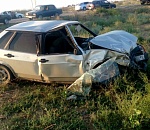 На астраханской трассе столкнулись 16-летний и 22-летний водители: пострадали три человека