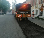 Убитую центральную улицу Астрахани начали ремонтировать