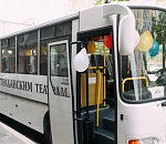 Астраханскому драмтеатру подарили автобус