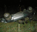 Под Астраханью опрокинулся автомобиль: водитель погиб