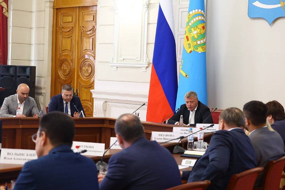 Астраханский губернатор провел стратсессию по вхождению региона в новые нацпроекты