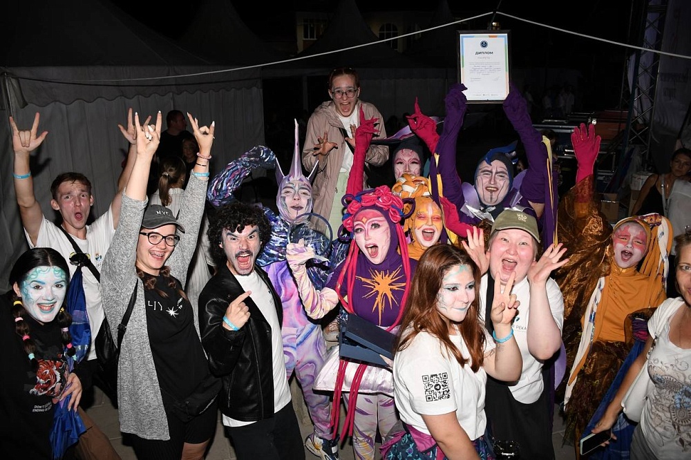 Астраханское «Чудо» взяло Гран-при фестиваля уличных театров «Белая река»