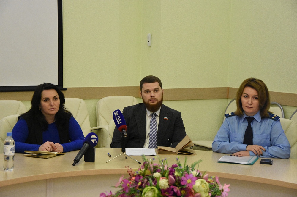 Депутаты ГорДумы занялись вопросом незаконных гаражей в Астрахани