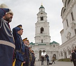Участников конного похода казачьими песнями проводили из Астрахани в Волгоград