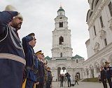 Участников конного похода казачьими песнями проводили из Астрахани в Волгоград