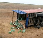 Будет и на нашей улице праздник. На астраханской трассе опрокинулся грузовик с водкой