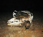 В Астраханской области опрокинулся автомобиль: один человек погиб, двое – в коме