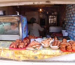 Астраханская полиция закрыла закусочную на Больших Исадах из-за антисанитарии 