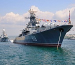 День ВМФ в Астрахани: военный оркестр, парад кораблей и салют